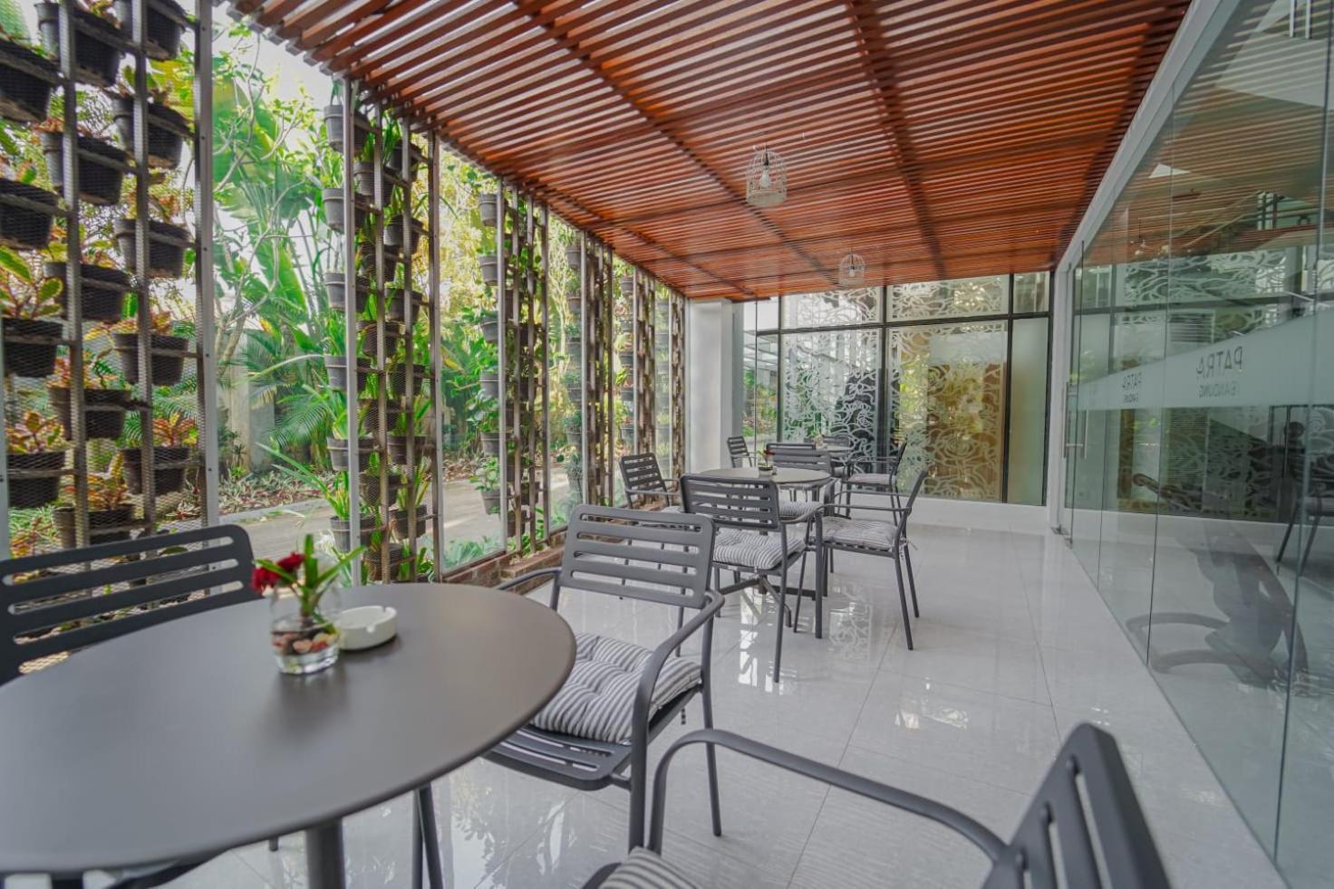 Patra Bandung Hotel Ngoại thất bức ảnh