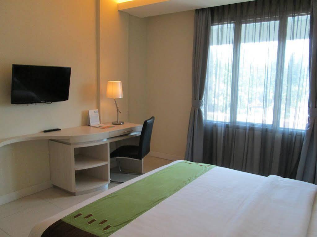 Patra Bandung Hotel Ngoại thất bức ảnh